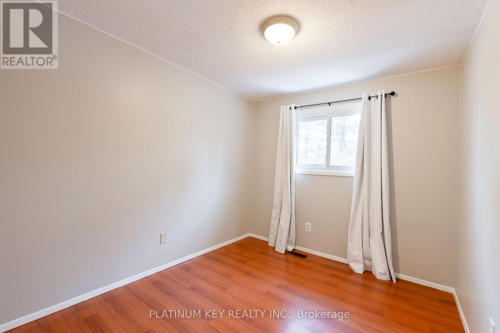 70 - 700 Exeter Road, London South (South X), ON - Indoor Photo Showing Other Room