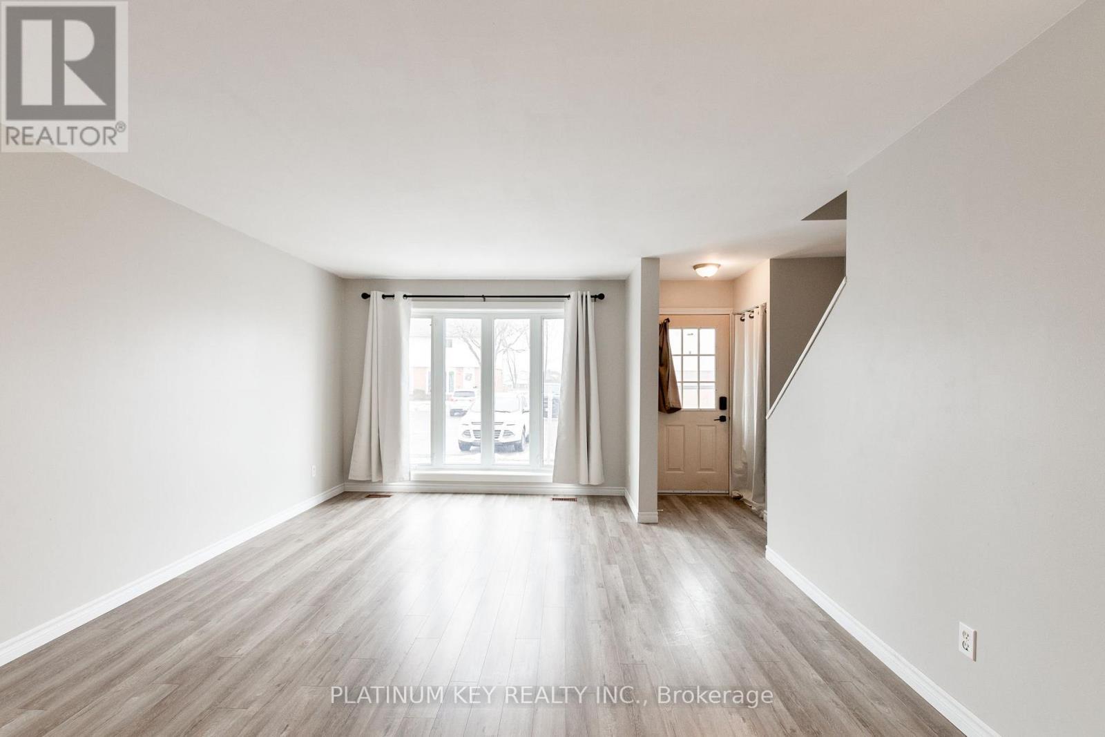 70 - 700 Exeter Road, London South (South X), ON - Indoor Photo Showing Other Room