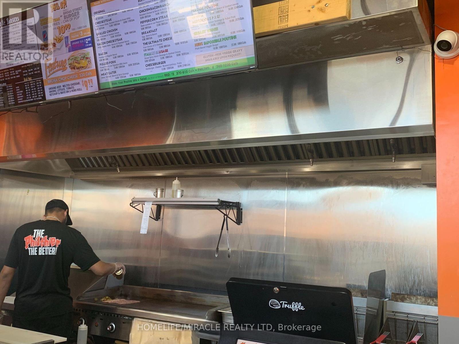 1B - 195 Carlingview Drive, Toronto, ON