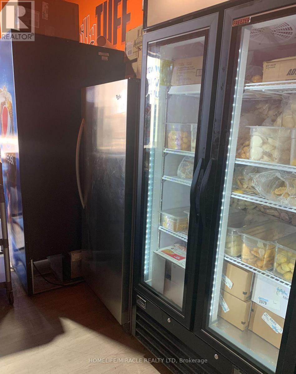 1B - 195 Carlingview Drive, Toronto, ON