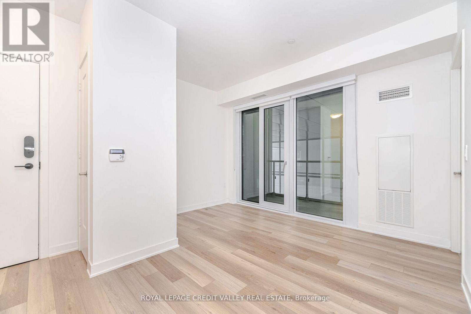 413 - 70 Princess Street E, Toronto, ON - Indoor Photo Showing Other Room