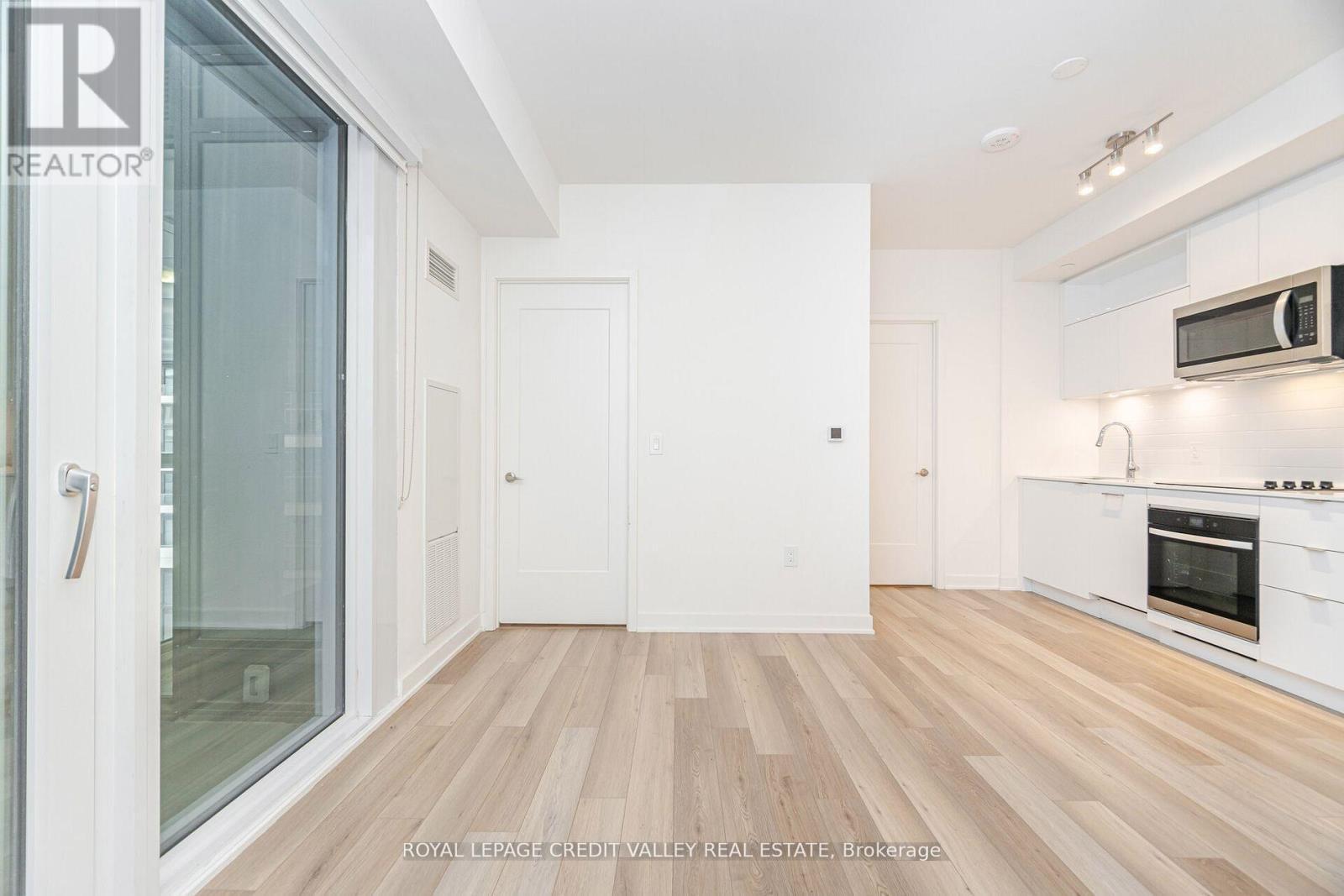 413 - 70 Princess Street E, Toronto, ON - Indoor