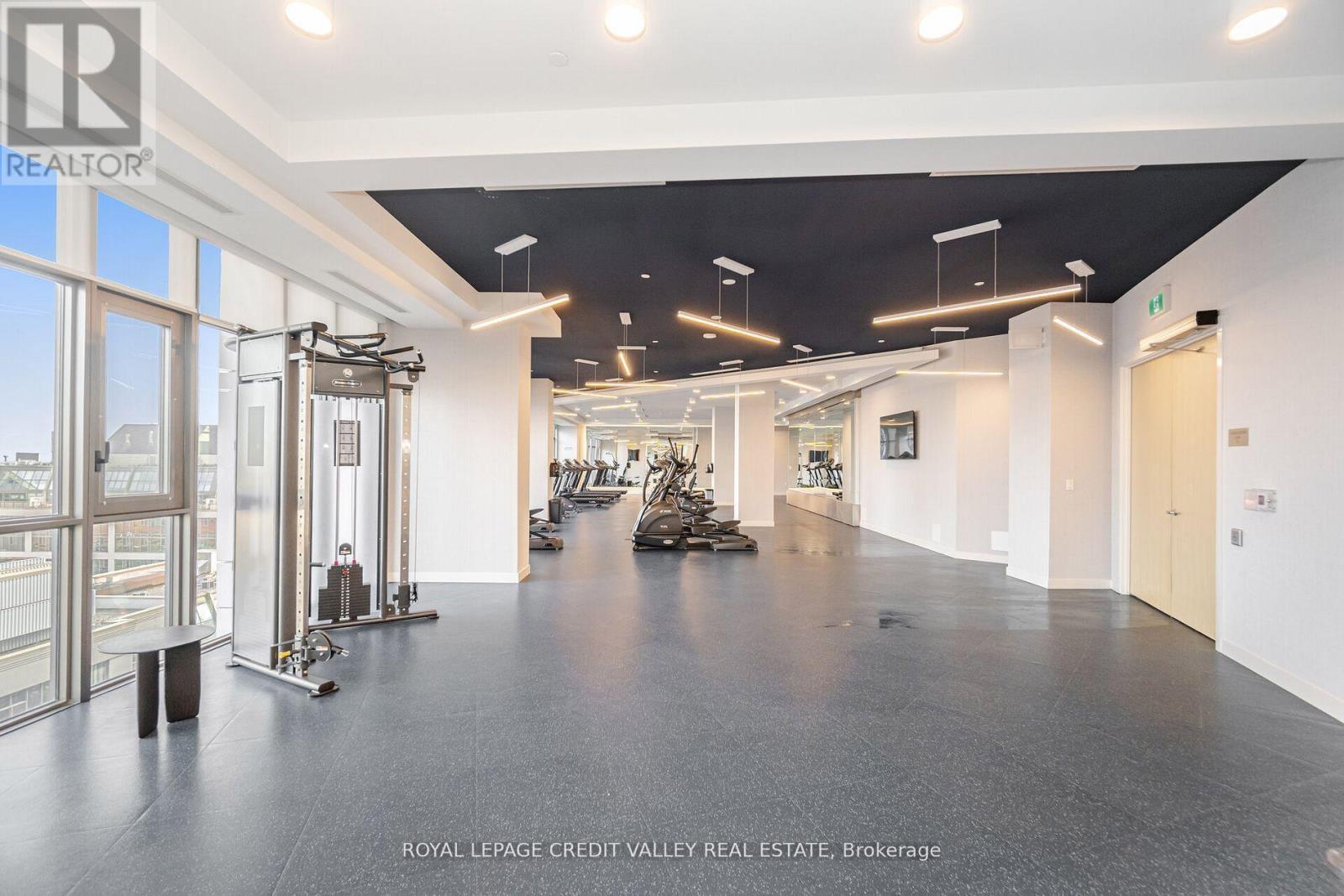 413 - 70 Princess Street E, Toronto, ON - Indoor Photo Showing Gym Room