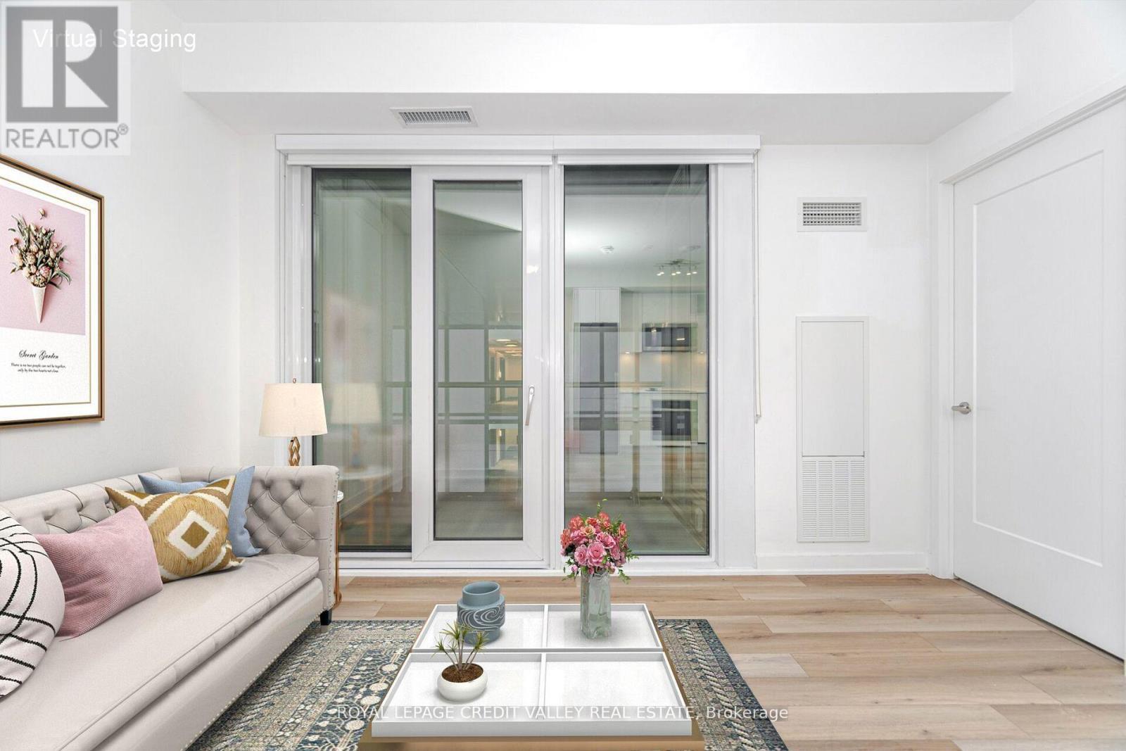 413 - 70 Princess Street E, Toronto, ON - Indoor