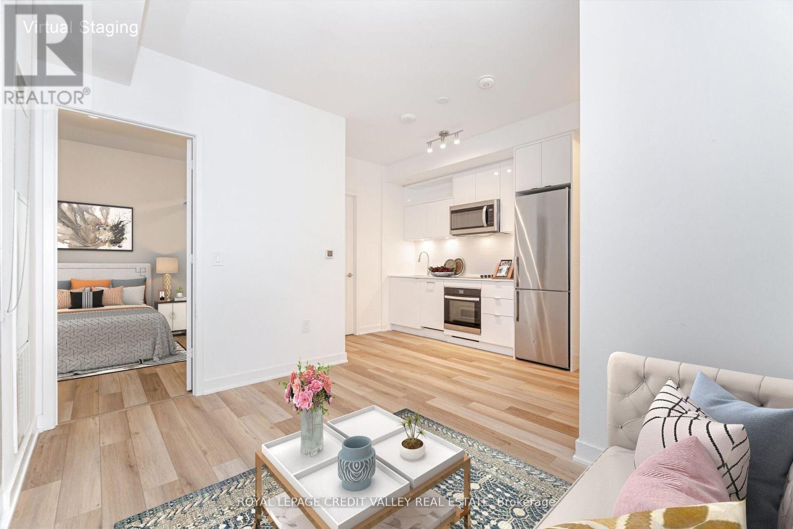 413 - 70 Princess Street E, Toronto, ON - Indoor