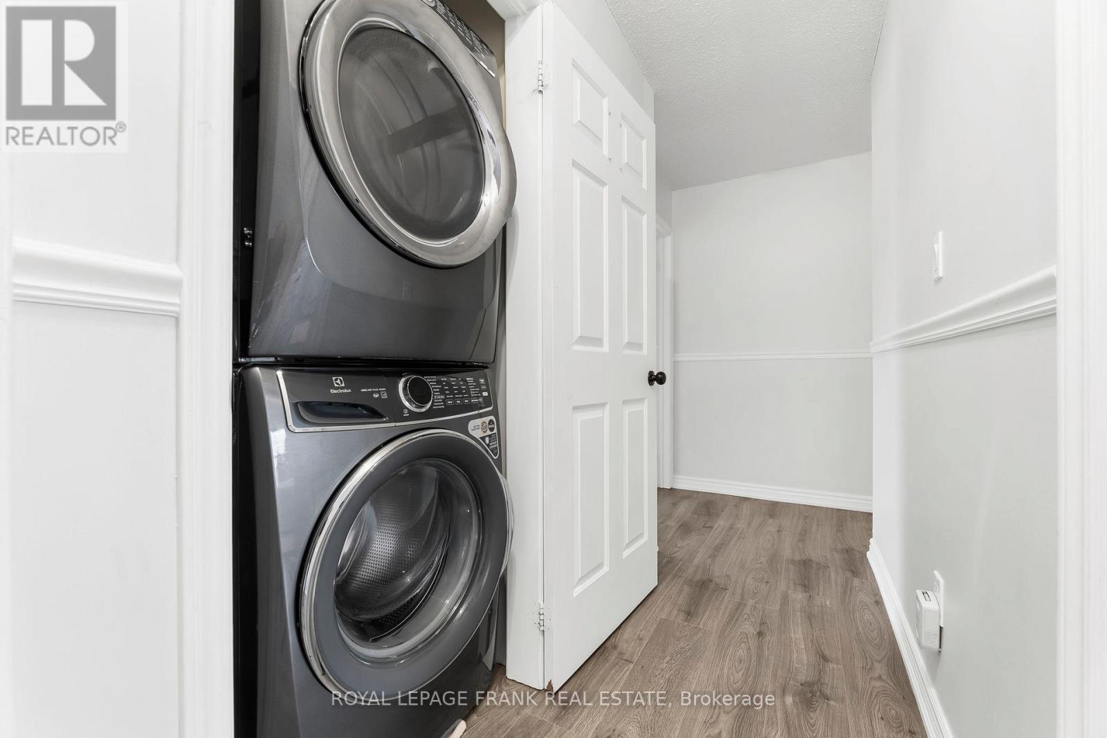 E12 - 1665 Nash Road, Clarington (Courtice), ON - Indoor Photo Showing Laundry Room