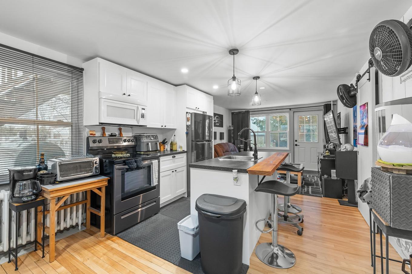 Logement - 178 - 182 67E Rue O., Québec (Charlesbourg), QC - Indoor Photo Showing Kitchen With Upgraded Kitchen