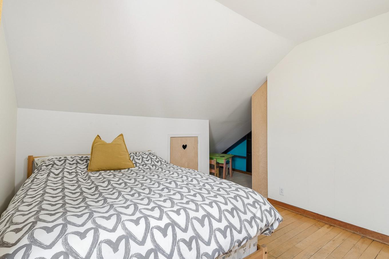 Chambre à coucher - 1055 Rue St-Jacques, Longueuil (Le Vieux-Longueuil), QC - Indoor Photo Showing Bedroom