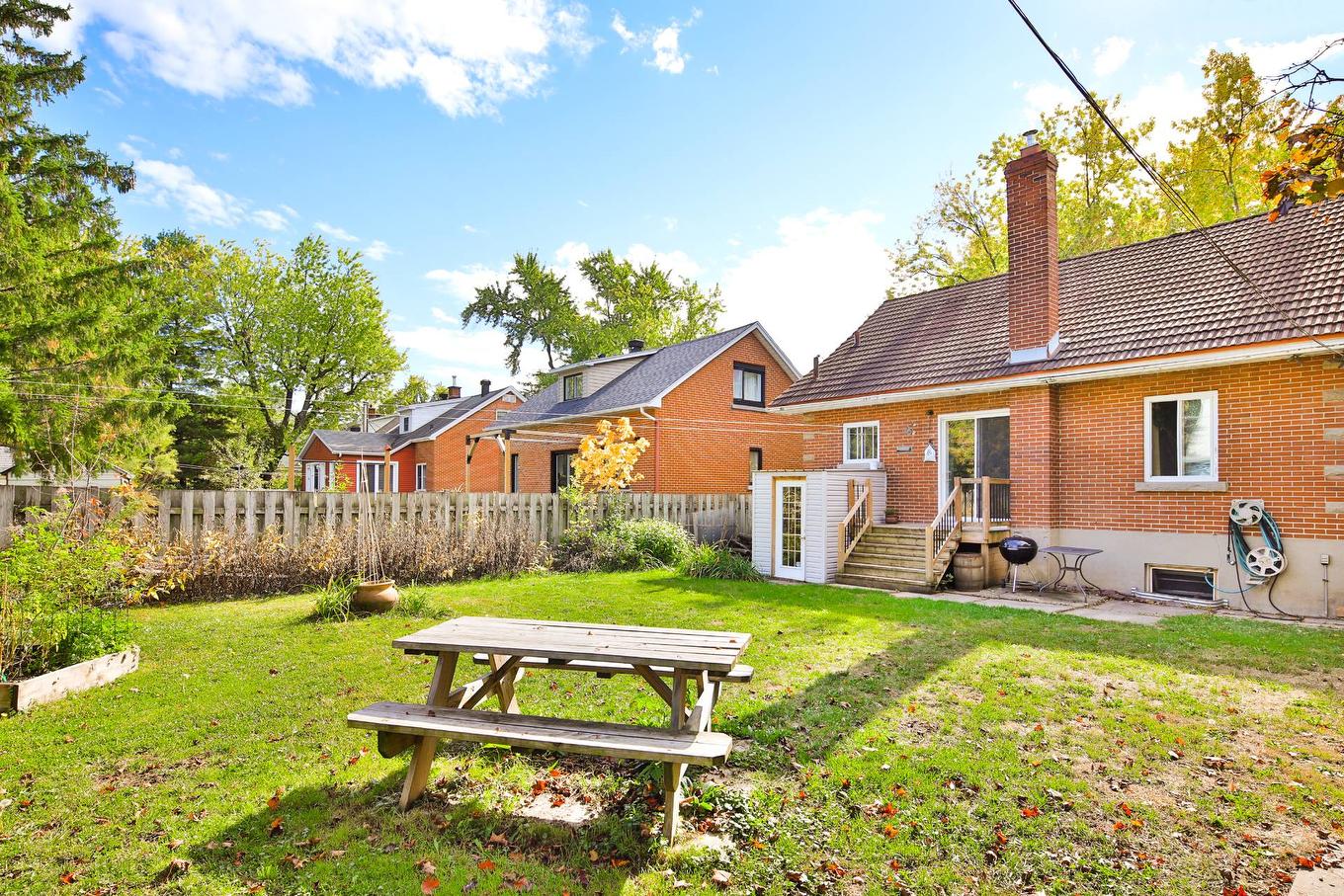 Cour - 1055 Rue St-Jacques, Longueuil (Le Vieux-Longueuil), QC - Outdoor