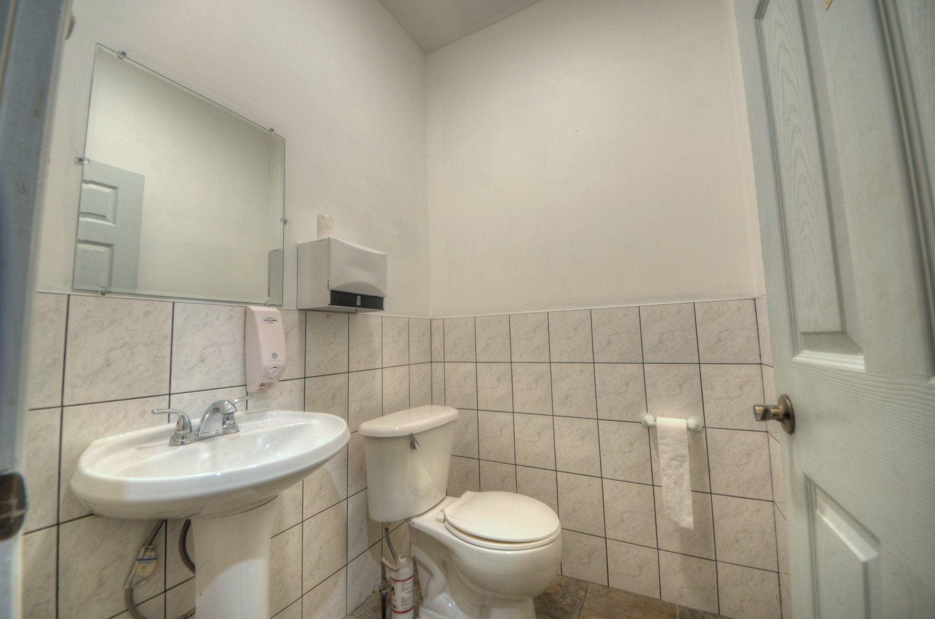 Salle d'eau - 1454 Rue Atateken, Montréal (Ville-Marie), QC - Indoor Photo Showing Bathroom