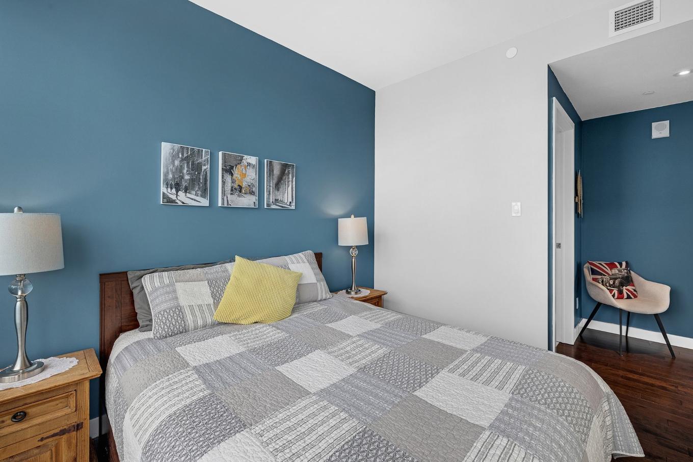 Chambre à coucher principale - 2505-495 Av. Viger O., Montréal (Ville-Marie), QC - Indoor Photo Showing Bedroom