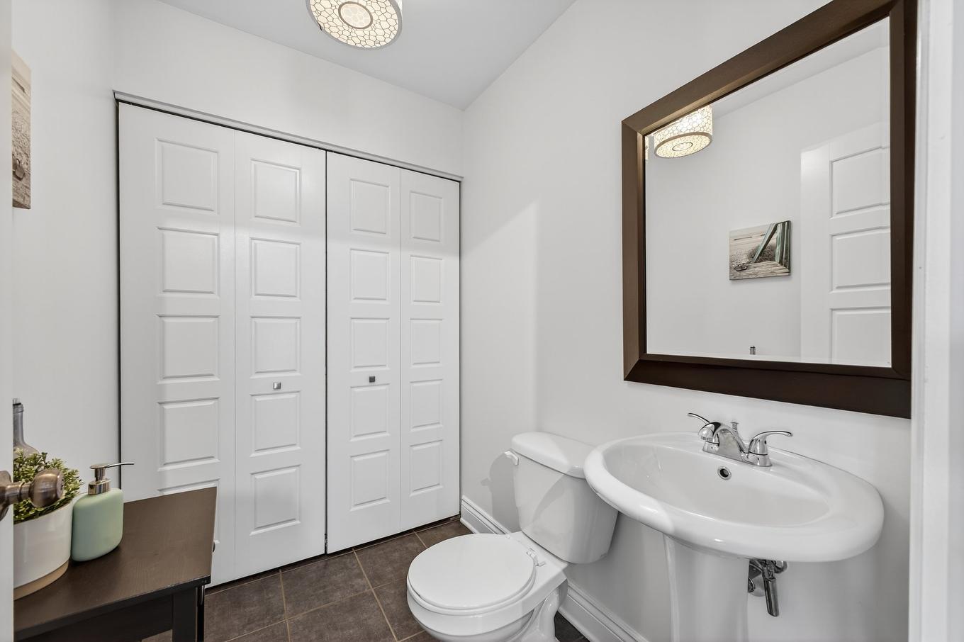 Salle d'eau - 5-6130 Rue De Lusa, Brossard, QC - Indoor Photo Showing Bathroom