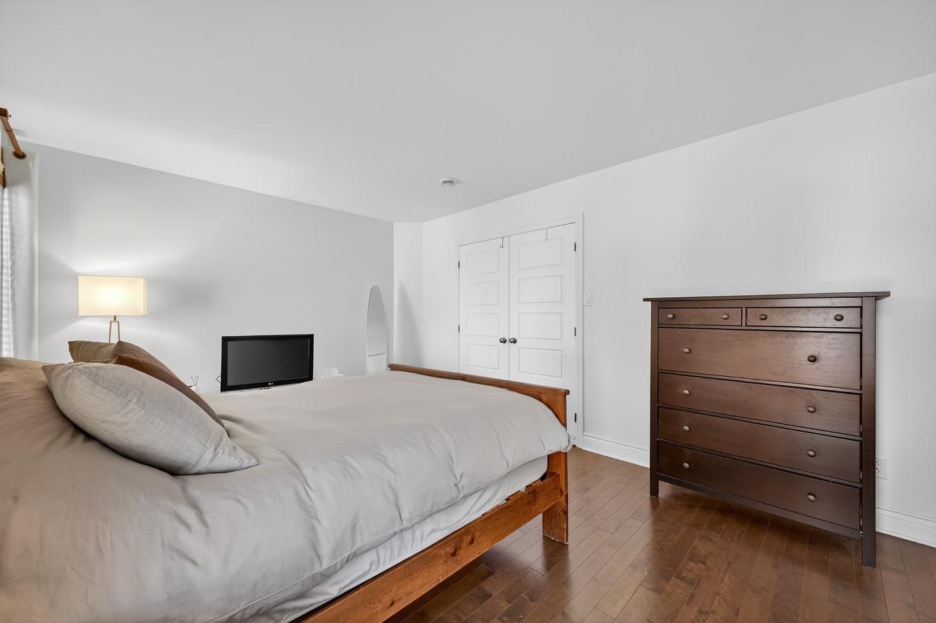 Chambre à coucher principale - 5-6130 Rue De Lusa, Brossard, QC - Indoor Photo Showing Bedroom