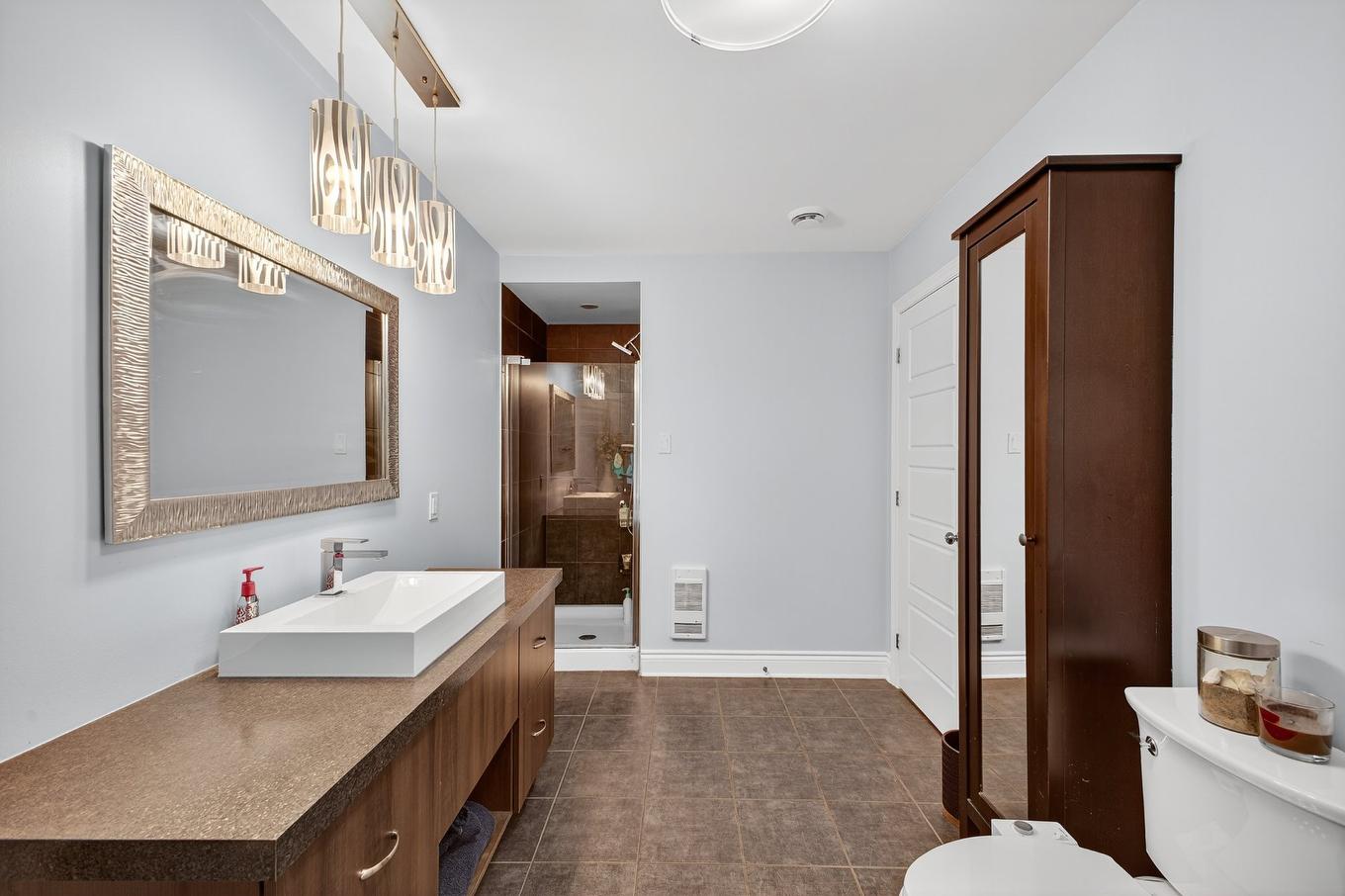 Salle de bains - 5-6130 Rue De Lusa, Brossard, QC - Indoor Photo Showing Bathroom