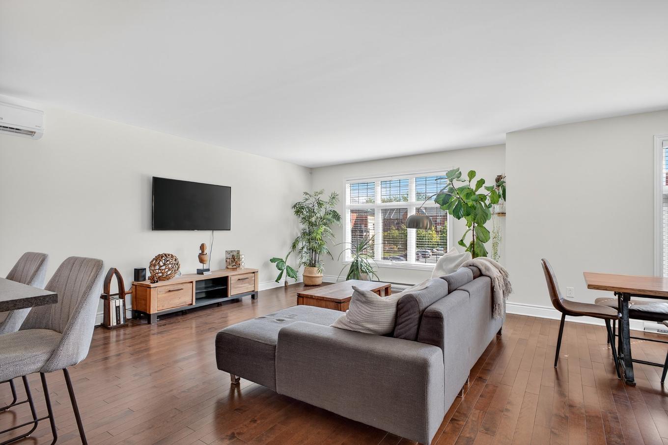 Salon - 5-6130 Rue De Lusa, Brossard, QC - Indoor Photo Showing Living Room