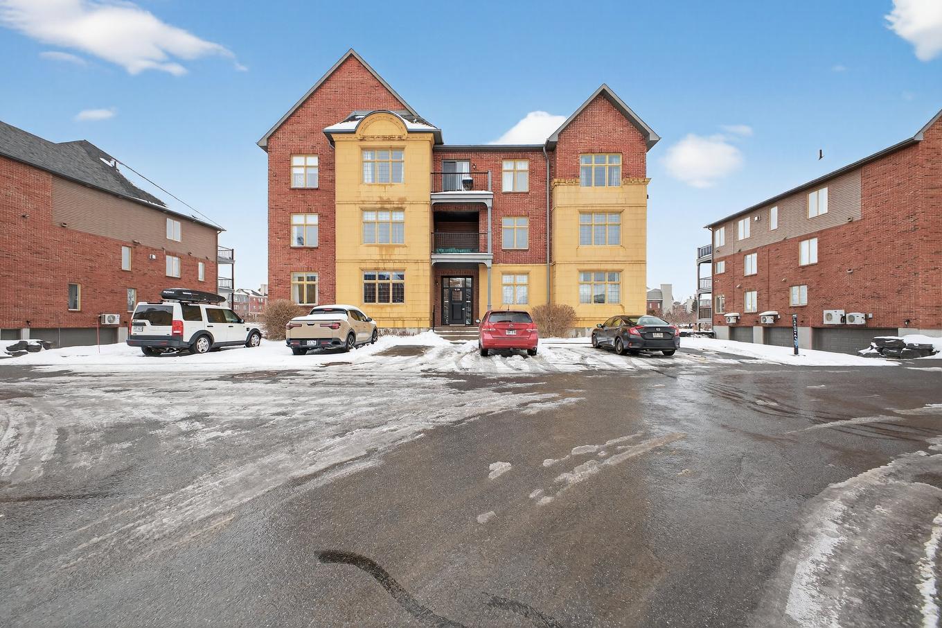 Façade - 5-6130 Rue De Lusa, Brossard, QC - Outdoor