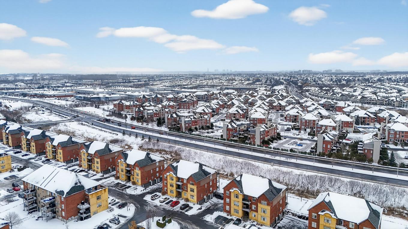 Photo aérienne - 5-6130 Rue De Lusa, Brossard, QC - Outdoor With View