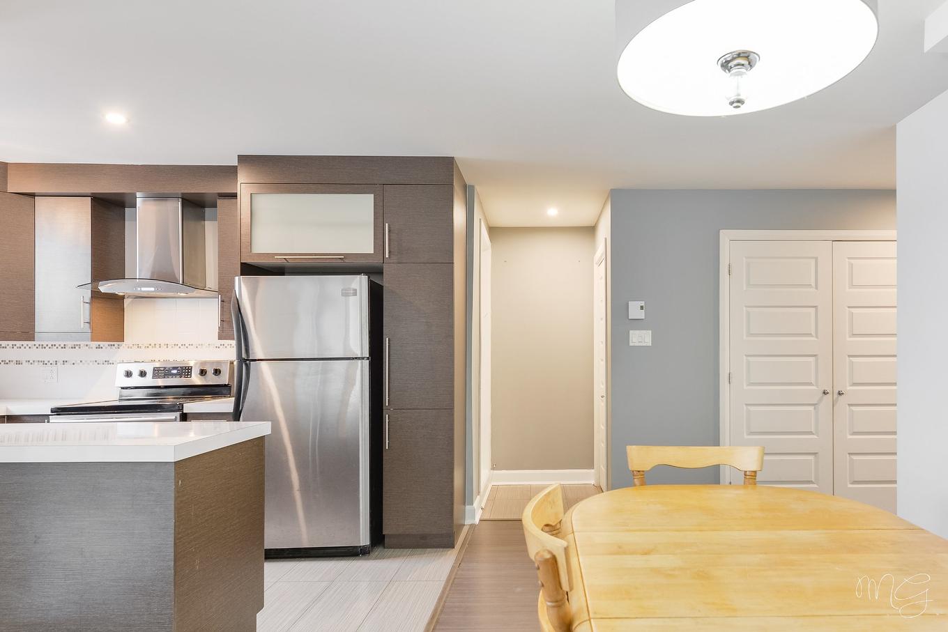 Living room - 149 Rue Desormeaux, Saint-Jérôme, QC - Indoor Photo Showing Kitchen