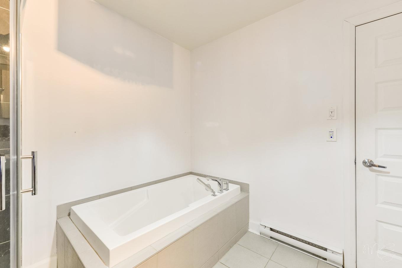 Bathroom - 149 Rue Desormeaux, Saint-Jérôme, QC - Indoor Photo Showing Bathroom