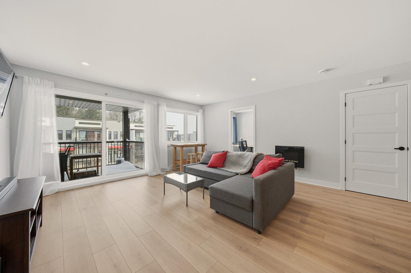 Salon - 7-900 Rue Du Gisement, Sherbrooke (Les Nations), QC - Indoor Photo Showing Living Room