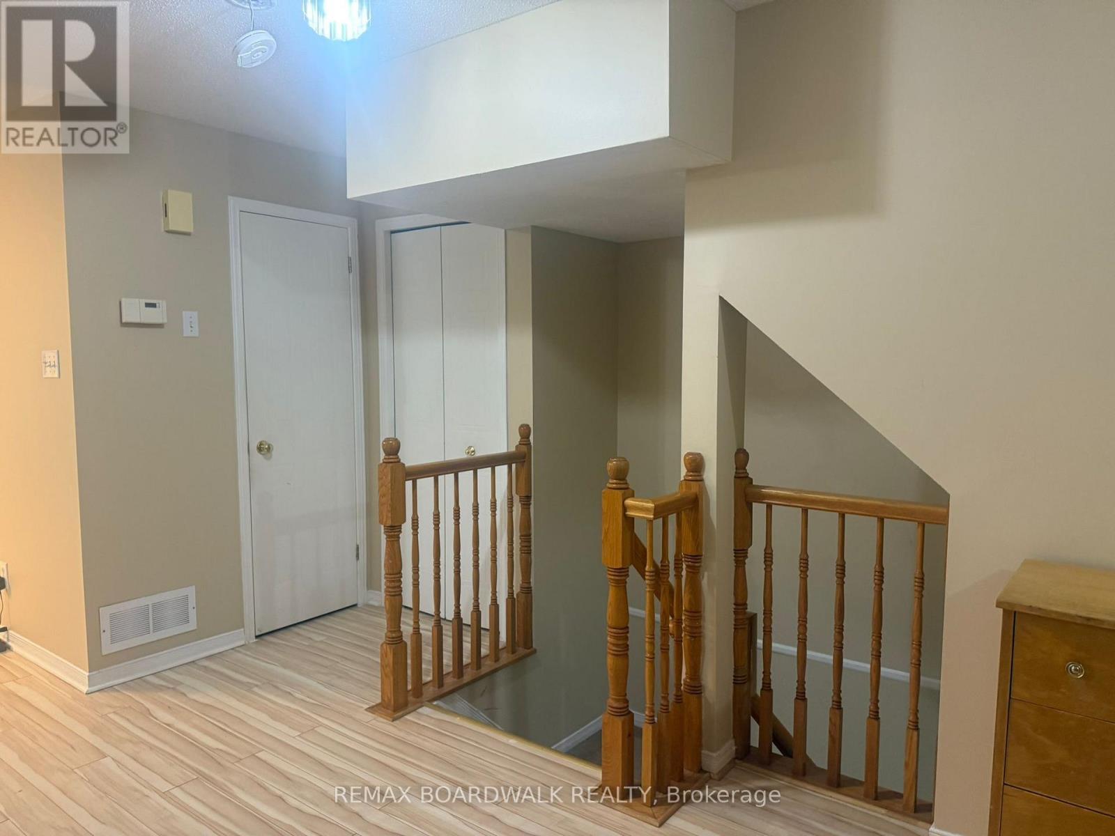 6 Briston Private, Ottawa, ON