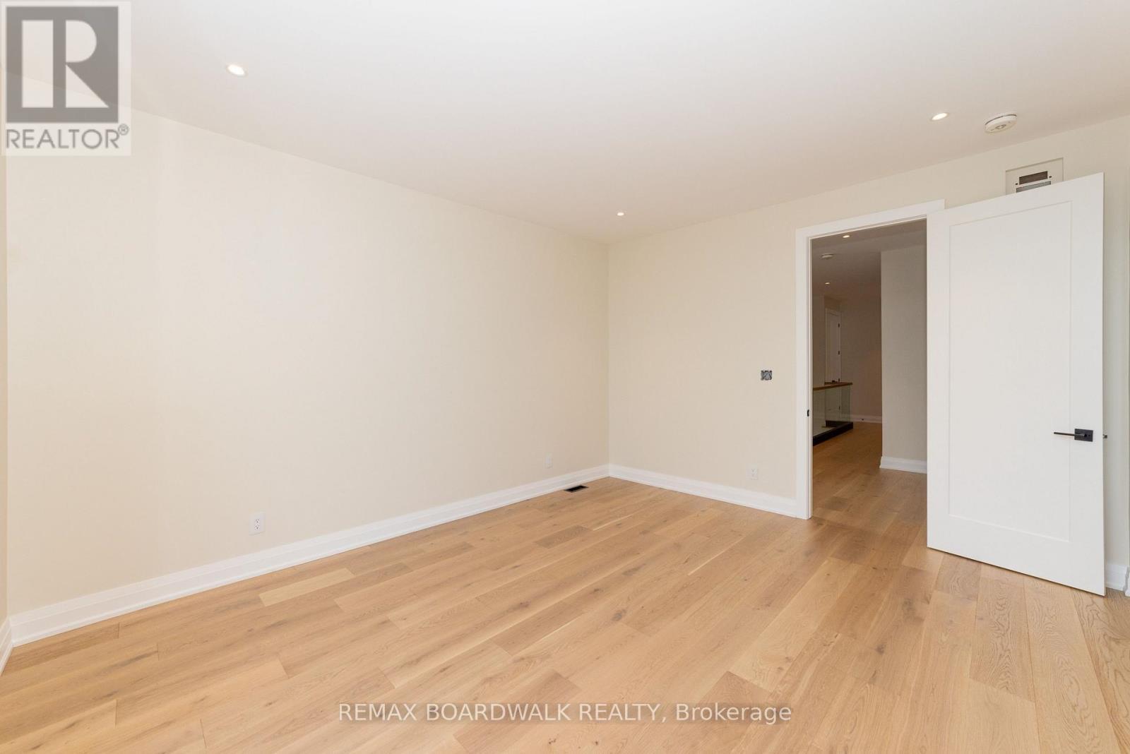 577 Melbourne Avenue, Ottawa, ON - Indoor Photo Showing Other Room