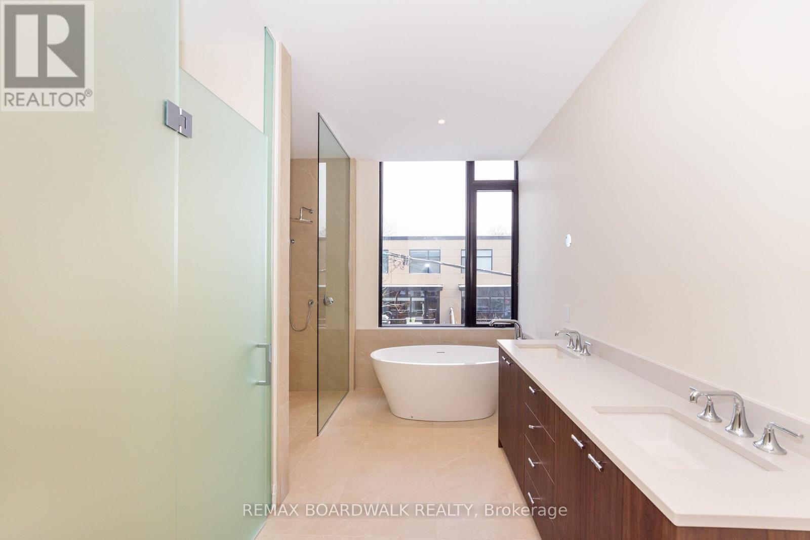 577 Melbourne Avenue, Ottawa, ON - Indoor Photo Showing Bathroom