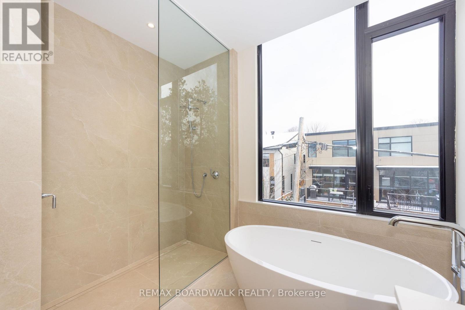 577 Melbourne Avenue, Ottawa, ON - Indoor Photo Showing Bathroom