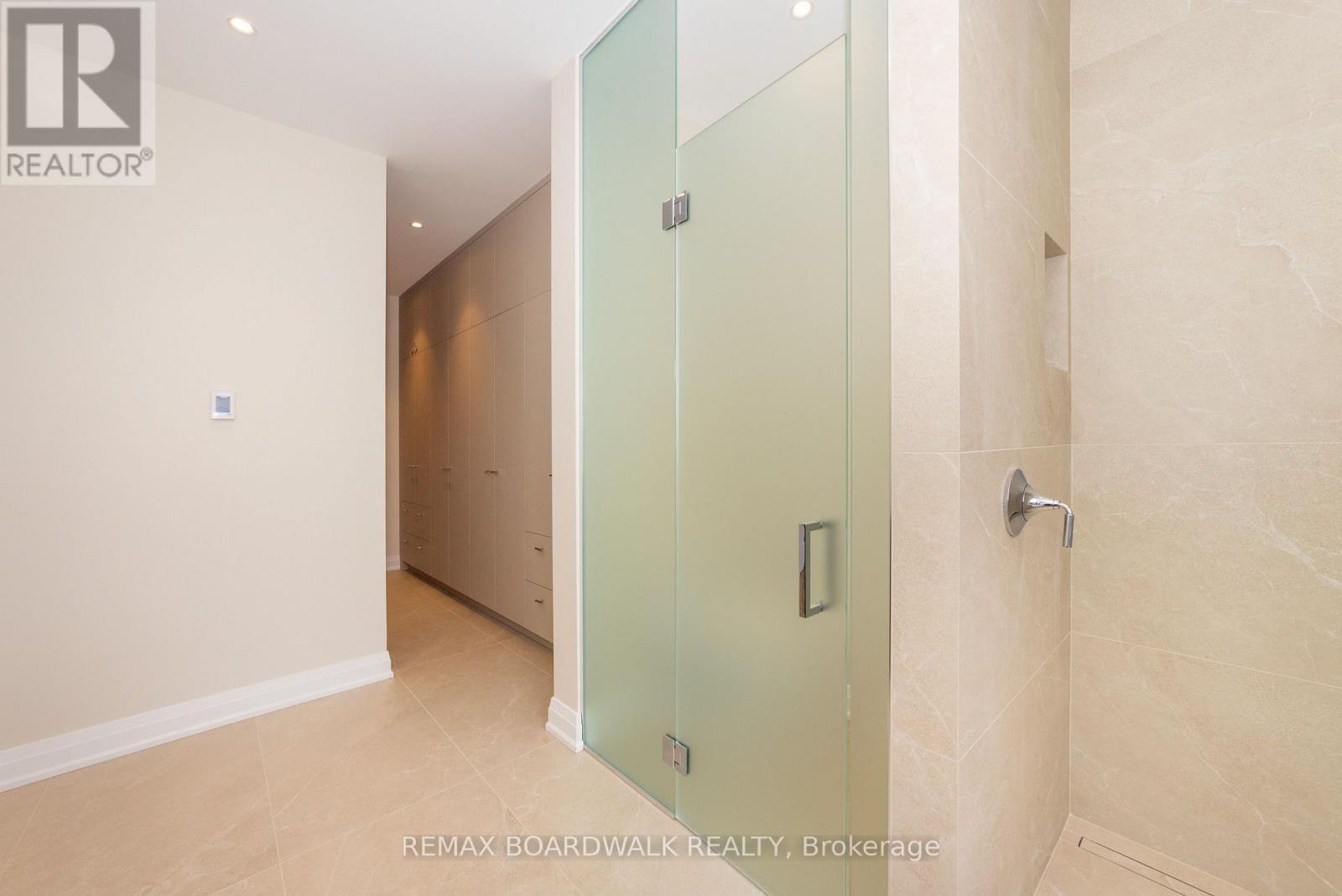 577 Melbourne Avenue, Ottawa, ON - Indoor