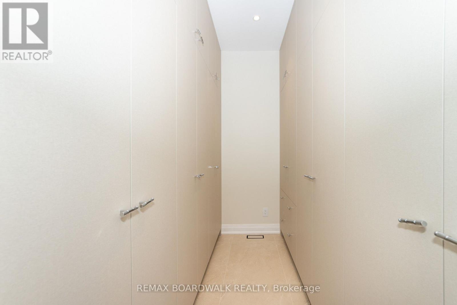 577 Melbourne Avenue, Ottawa, ON - Indoor Photo Showing Other Room