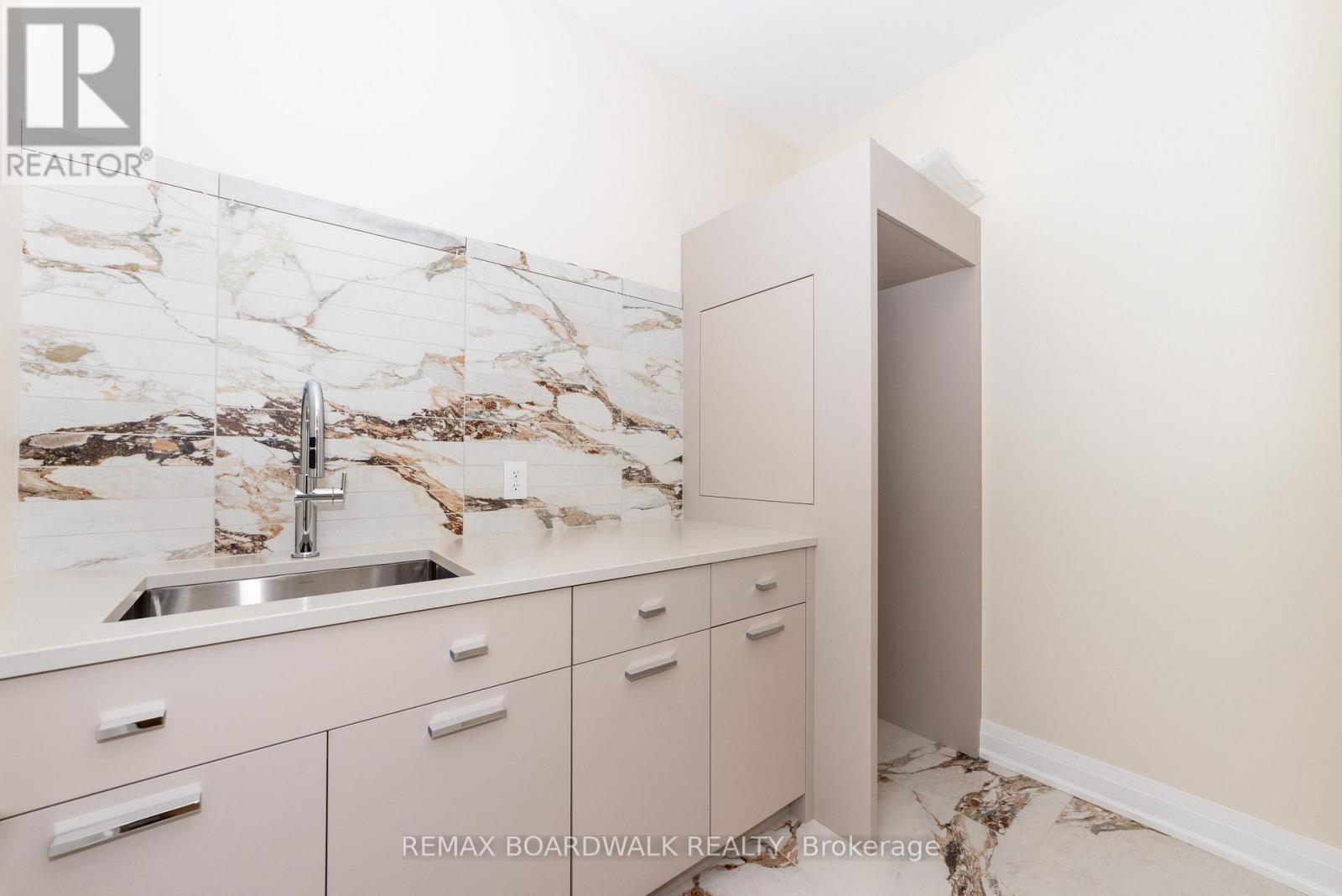 577 Melbourne Avenue, Ottawa, ON - Photo Showing Other Room