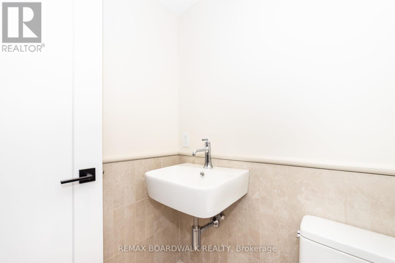 577 Melbourne Avenue, Ottawa, ON - Indoor Photo Showing Bathroom