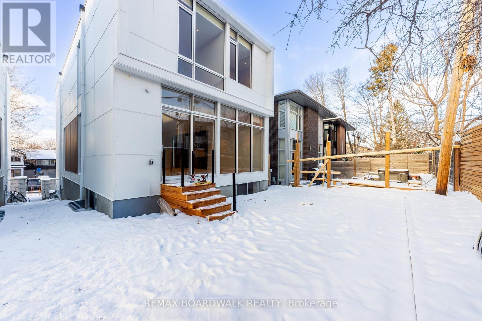 577 Melbourne Avenue, Ottawa, ON - Outdoor