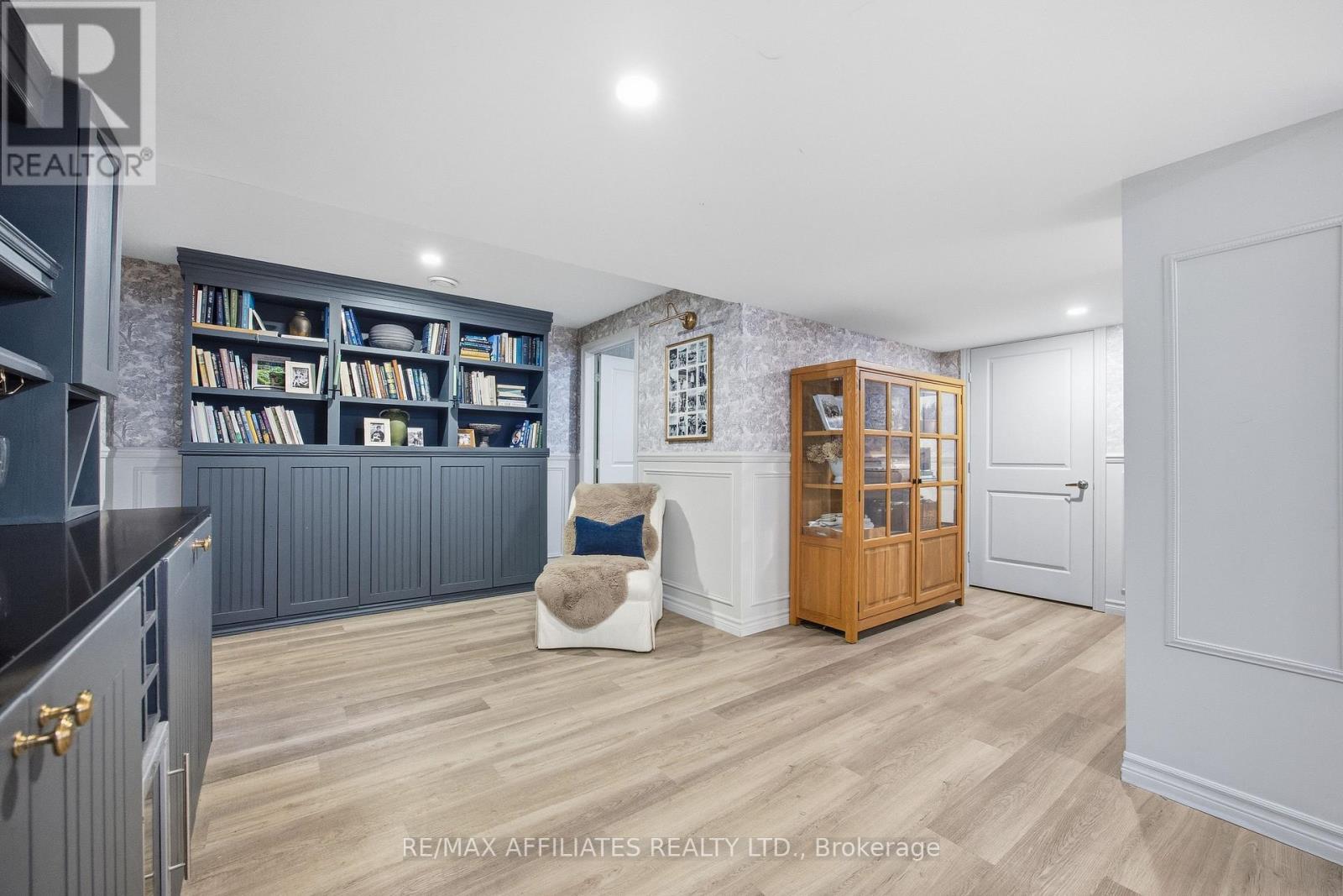 19 Senators Gate Drive, Perth, ON - Indoor Photo Showing Other Room