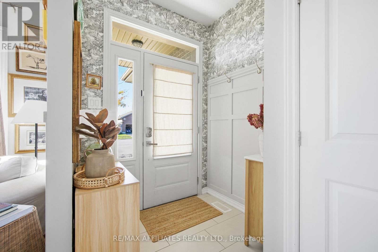 19 Senators Gate Drive, Perth, ON - Indoor