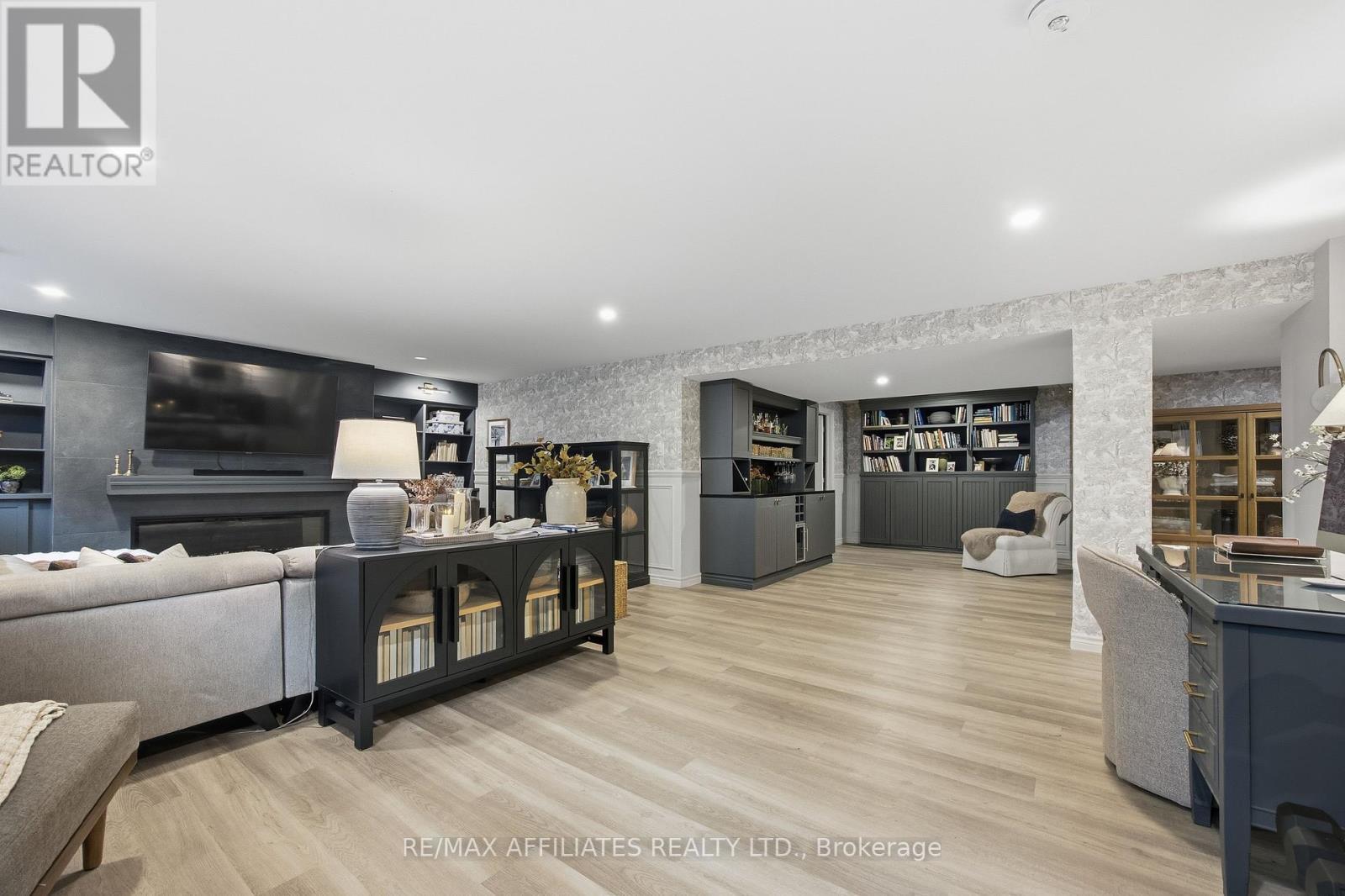 19 Senators Gate Drive, Perth, ON - Indoor With Fireplace