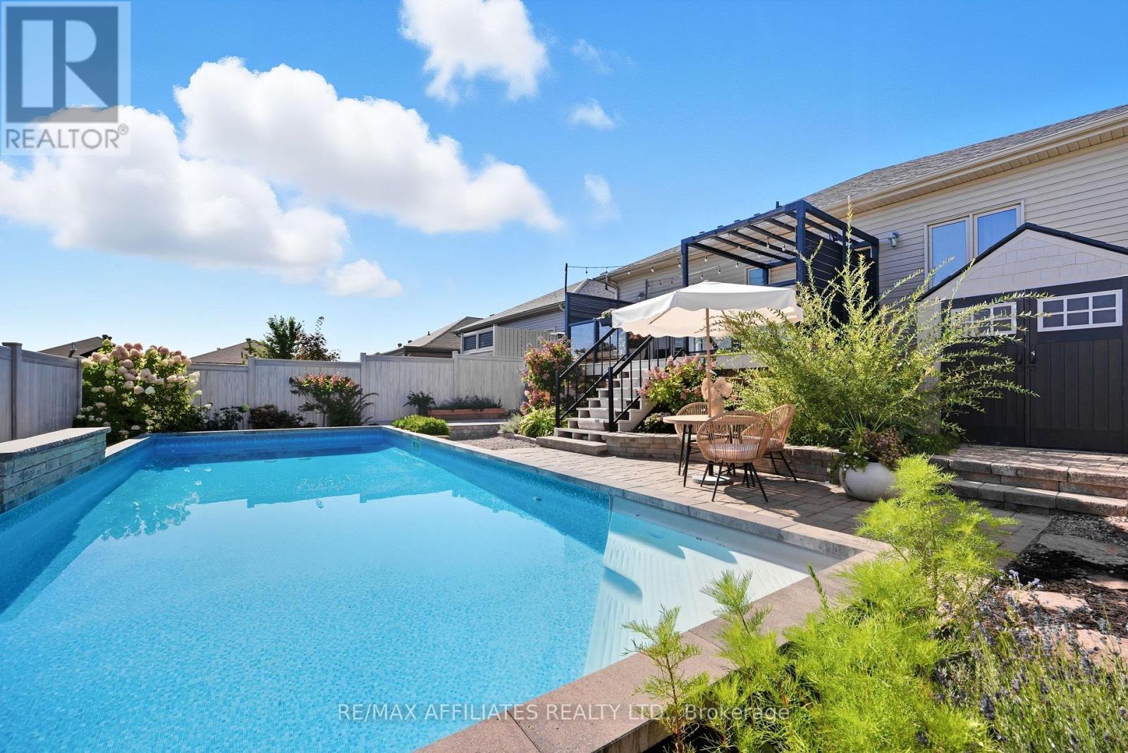 19 Senators Gate Drive, Perth, ON - Outdoor With In Ground Pool With Backyard