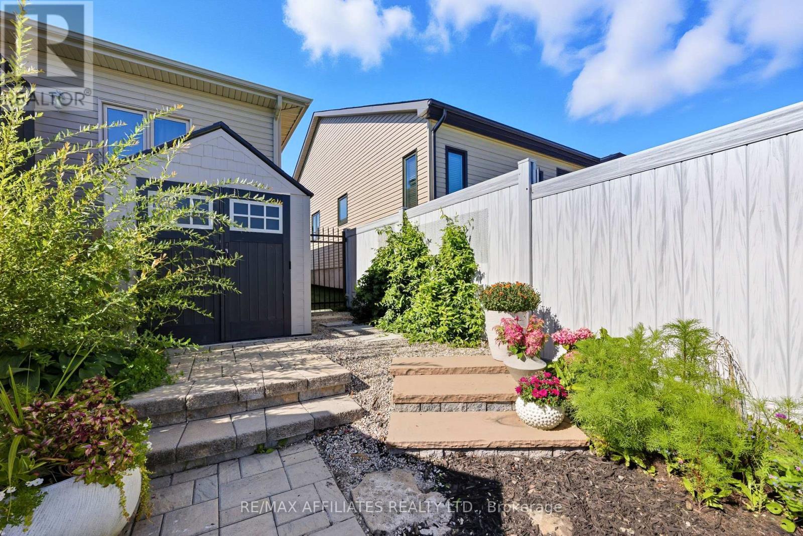 19 Senators Gate Drive, Perth, ON - Outdoor