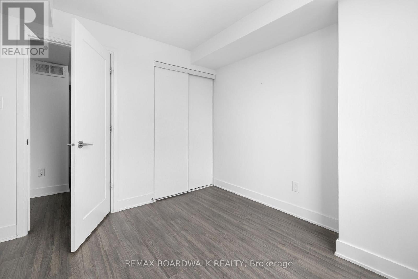 104 Holmwood Avenue, Ottawa, ON - Indoor Photo Showing Other Room