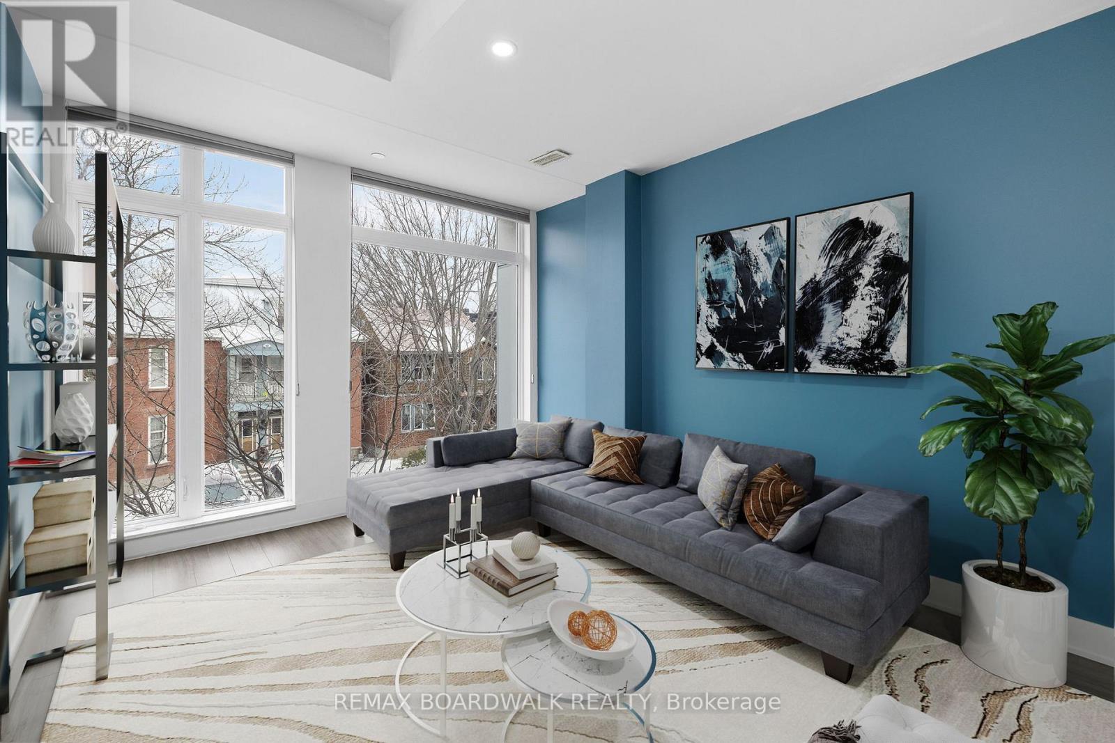 This photo has been virtually staged - 104 Holmwood Avenue, Ottawa, ON - Indoor Photo Showing Living Room