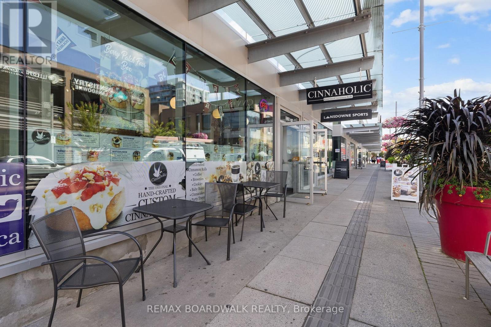 104 Holmwood Avenue, Ottawa, ON - Outdoor