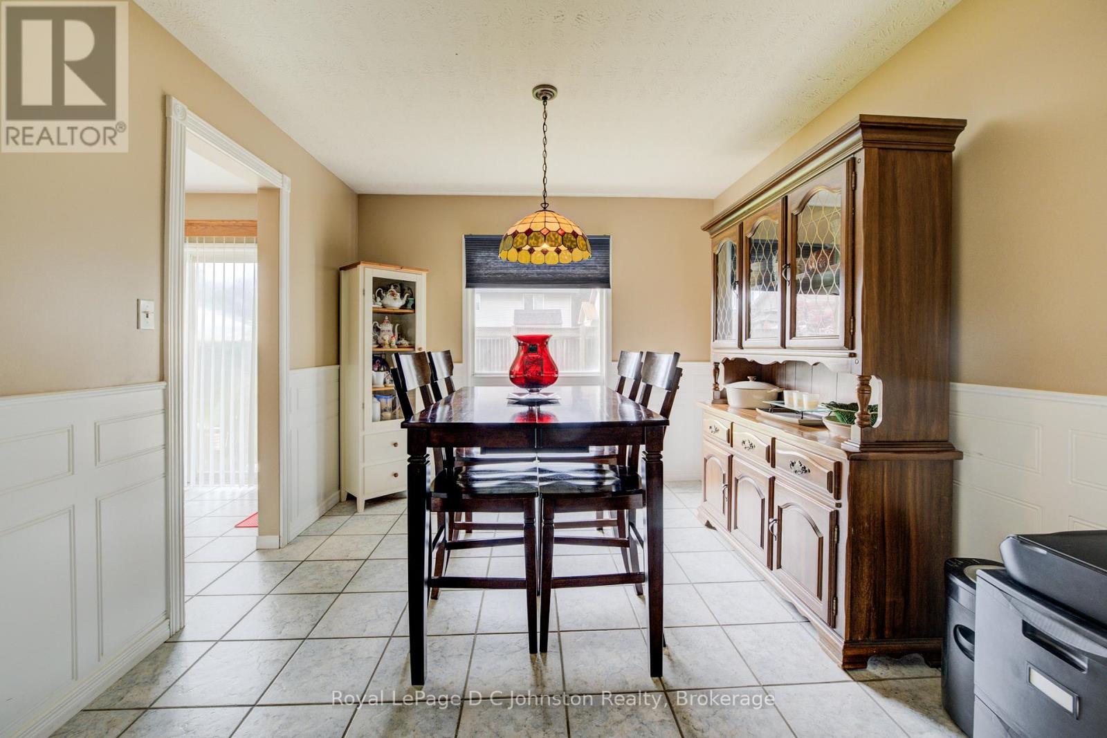 254 Scott Road, Cambridge, ON - Indoor Photo Showing Dining Room