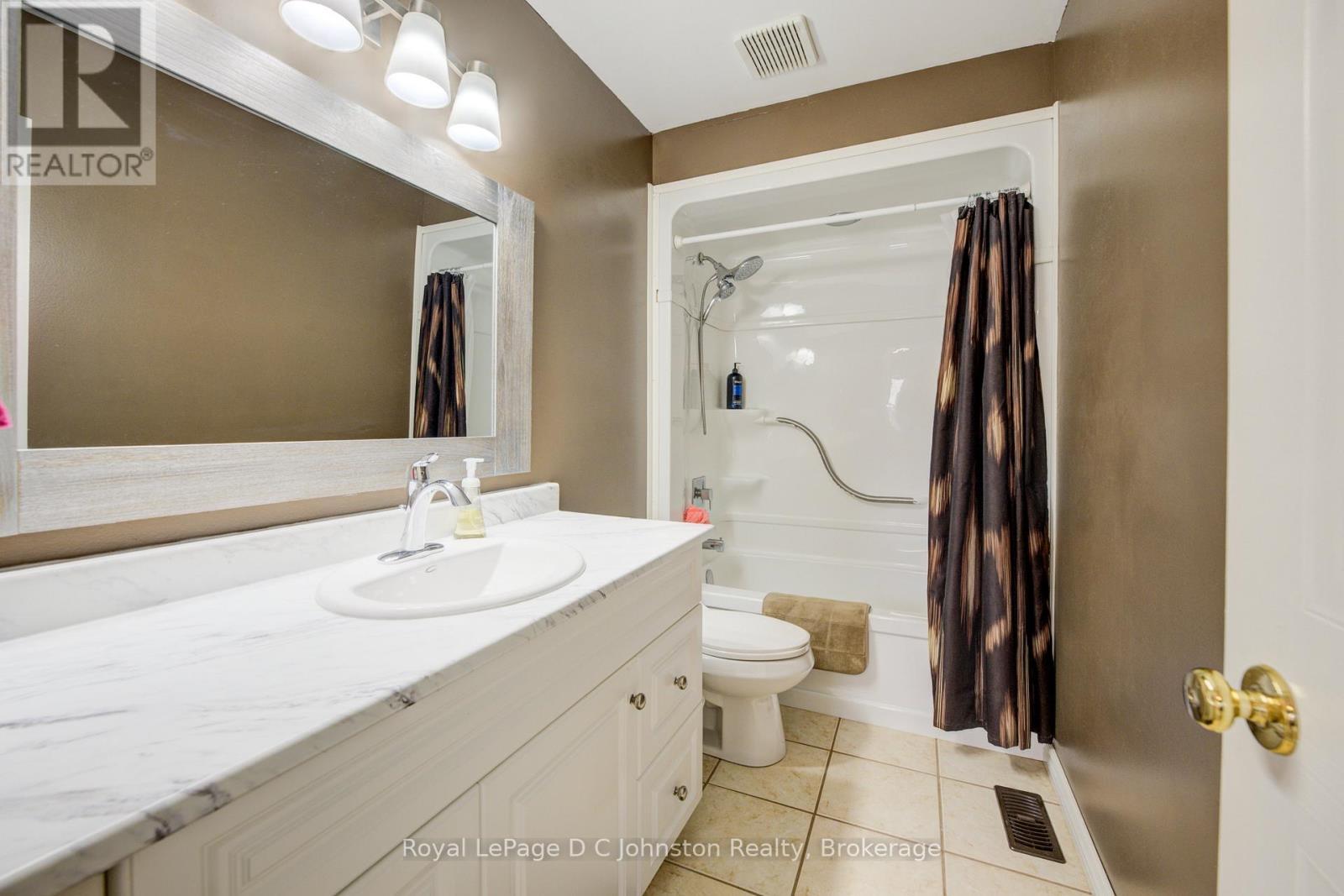 254 Scott Road, Cambridge, ON - Indoor Photo Showing Bathroom