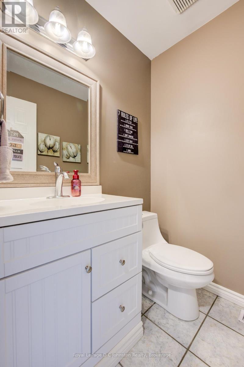254 Scott Road, Cambridge, ON - Indoor Photo Showing Bathroom