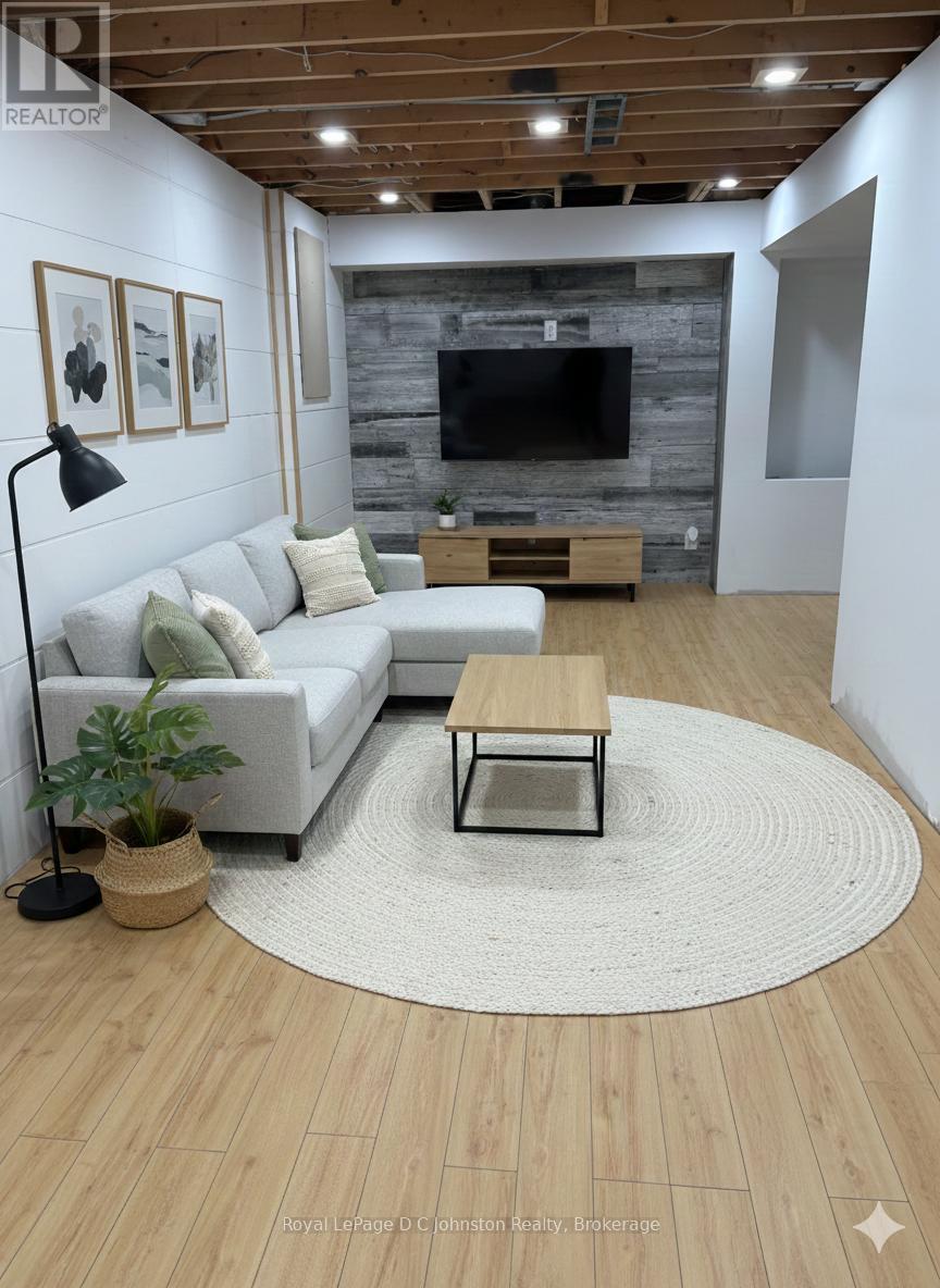 ai enhanced - 254 Scott Road, Cambridge, ON - Indoor