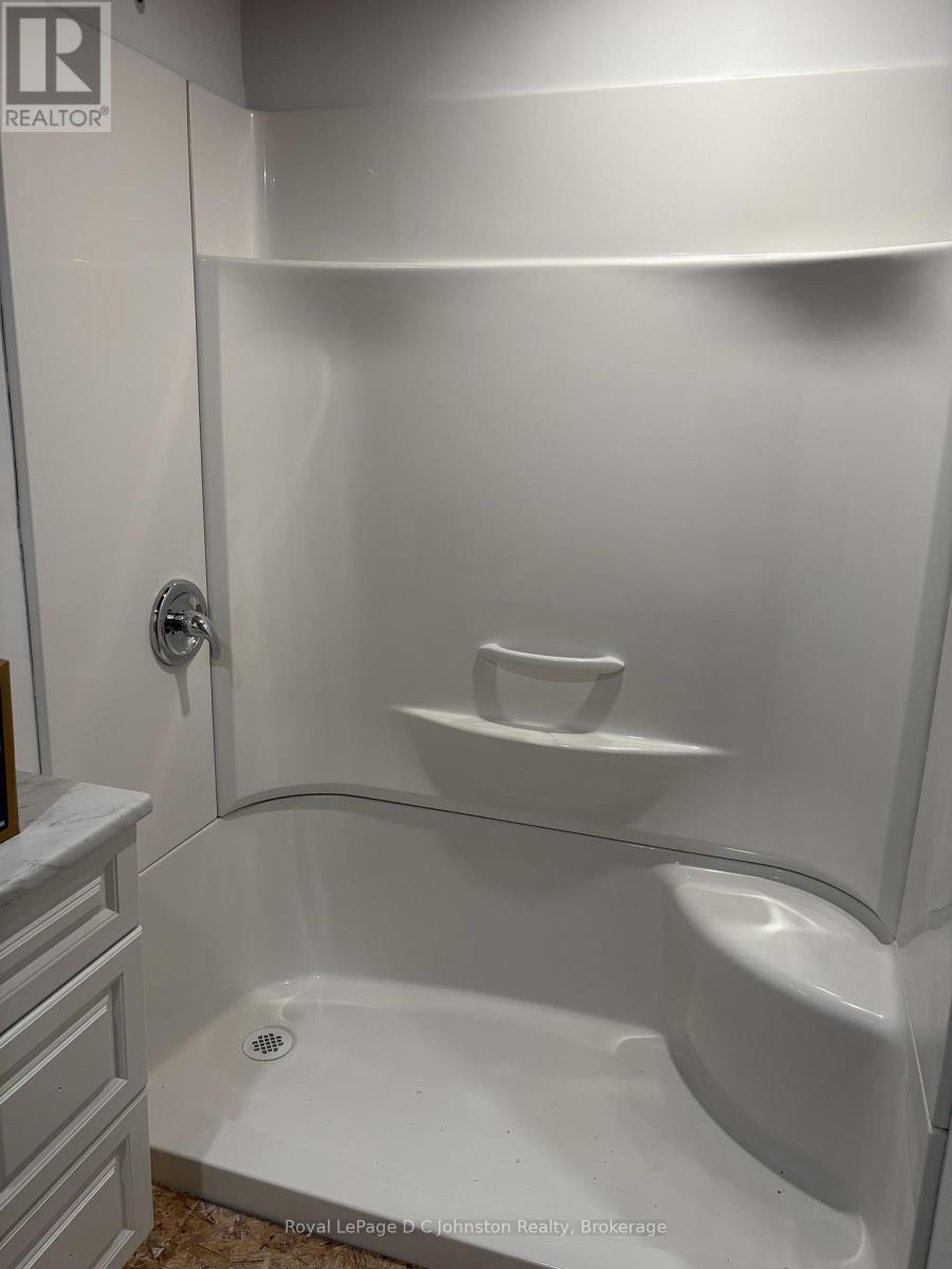 254 Scott Road, Cambridge, ON - Indoor Photo Showing Bathroom