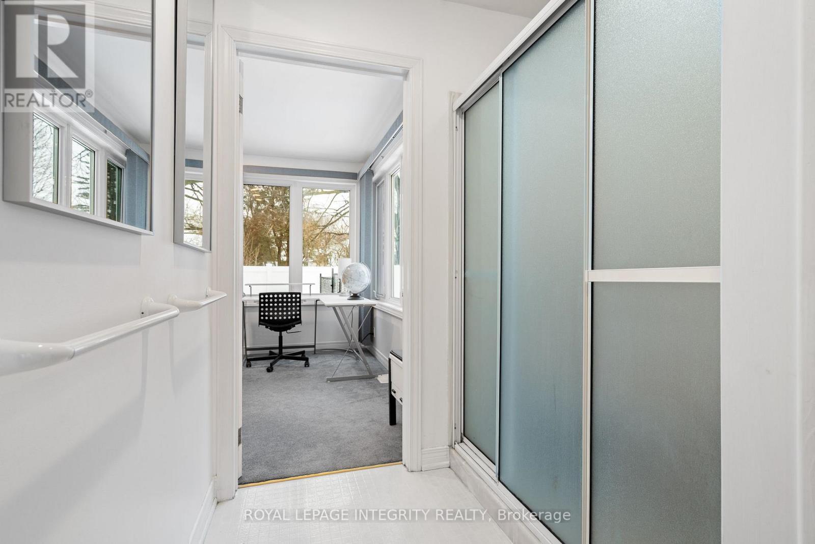 16 St Andrews Circle, Ottawa, ON - Indoor Photo Showing Other Room