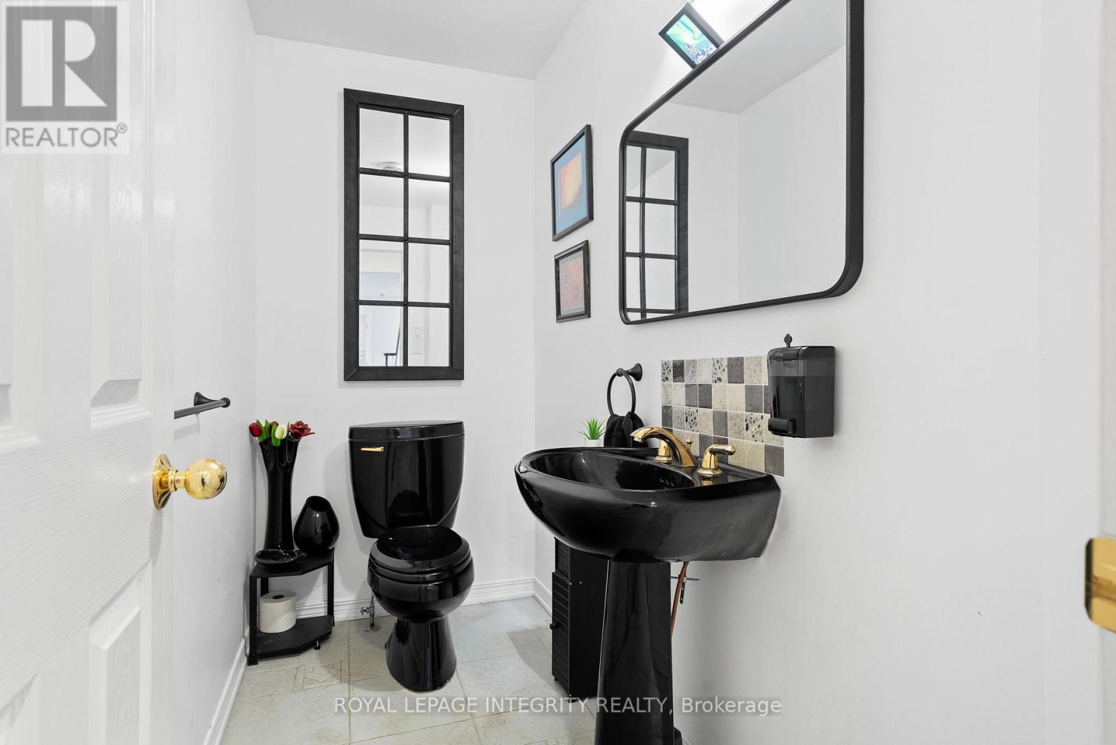 16 St Andrews Circle, Ottawa, ON - Photo Showing Other Room