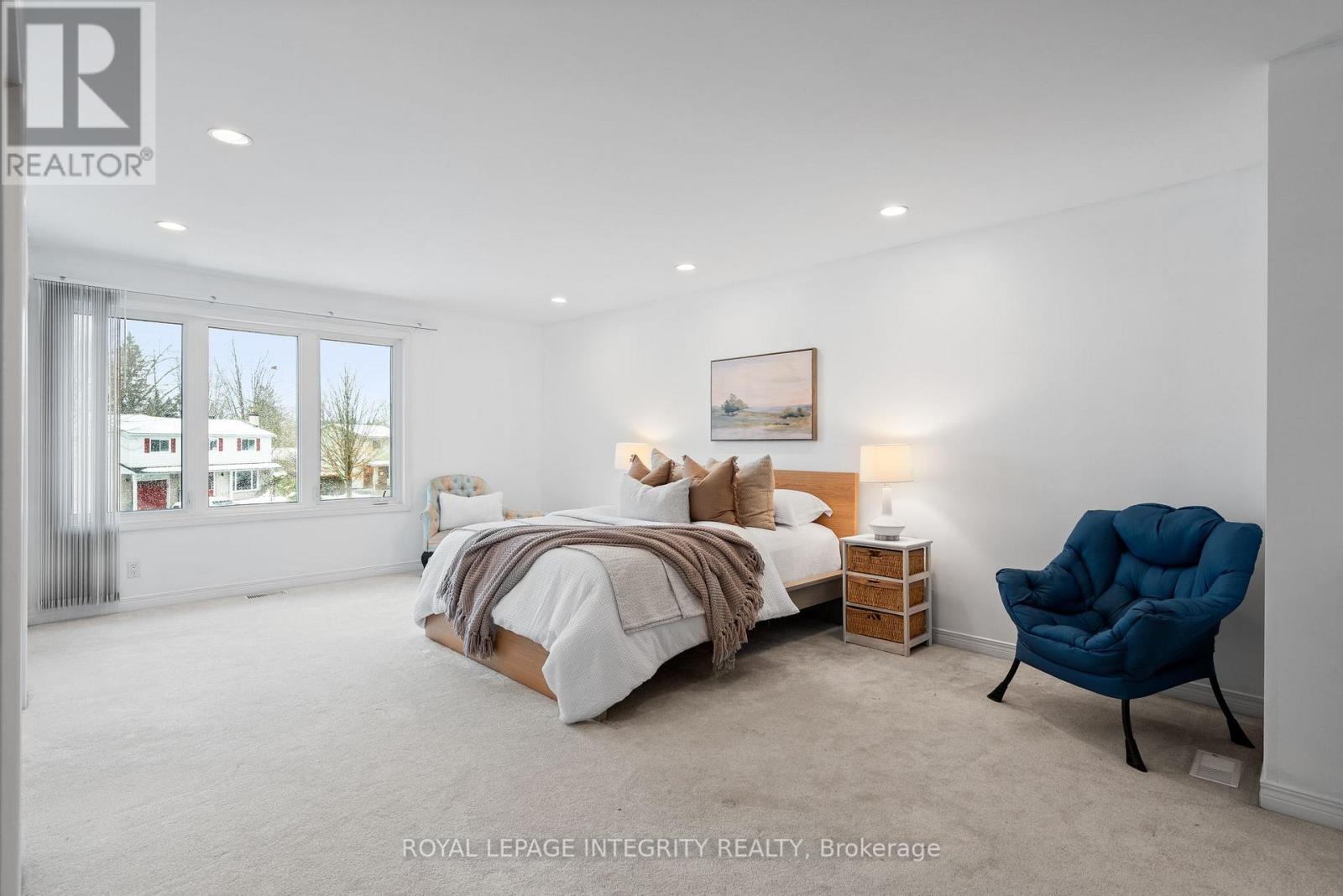 16 St Andrews Circle, Ottawa, ON - Indoor Photo Showing Bedroom