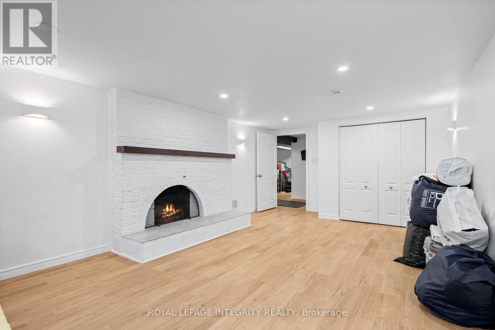 16 St Andrews Circle, Ottawa, ON - Indoor With Fireplace